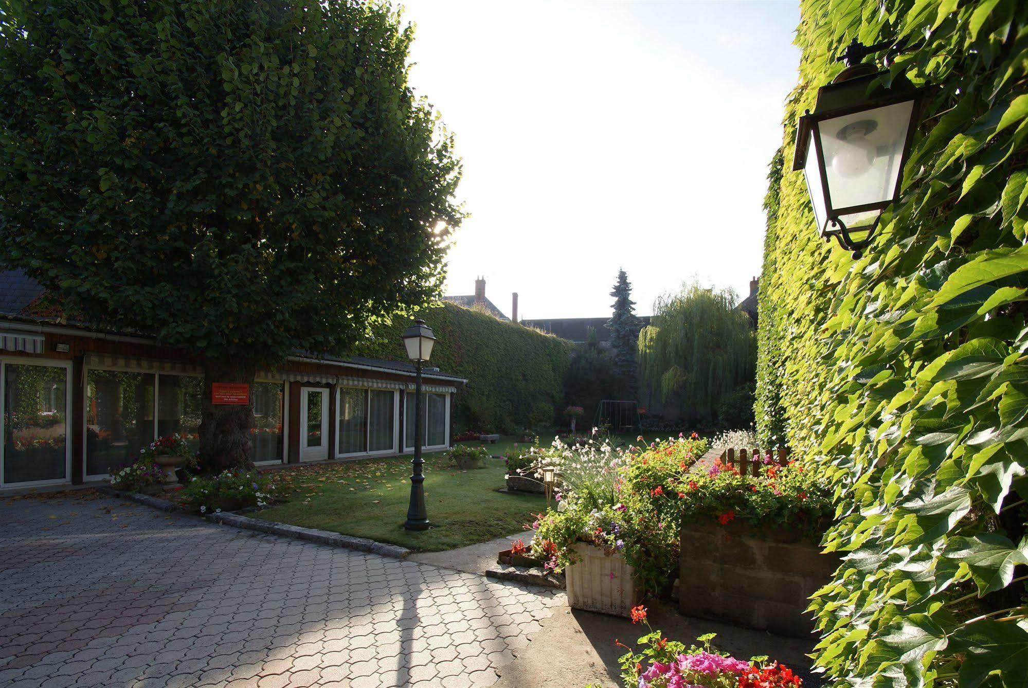Hotel Le Beaugency Exterior foto